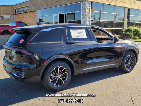 New 2026 Lincoln Nautilus Premier image 3