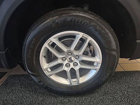 Used 2025 Ford Explorer Active AWD/4WD image 43