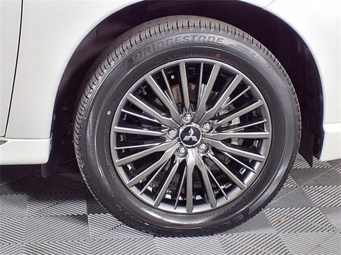 Used 2022 Mitsubishi Outlander LE image 34