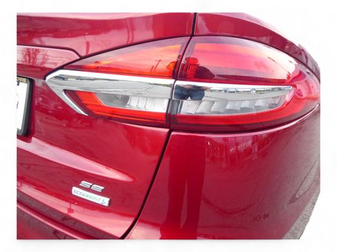 Used 2019 Ford Fusion SE image 21