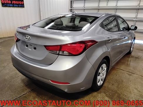 Used 2016 Hyundai Elantra SE image 3