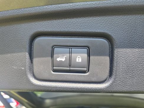 Used 2024 Nissan Pathfinder SV w/ SV Premium Package FWD image 37