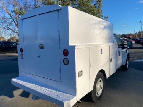 Used 2009 Ford F250 XL image 2