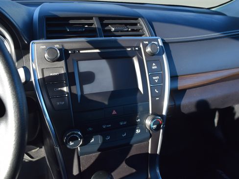 Used 2017 Toyota Camry LE image 11