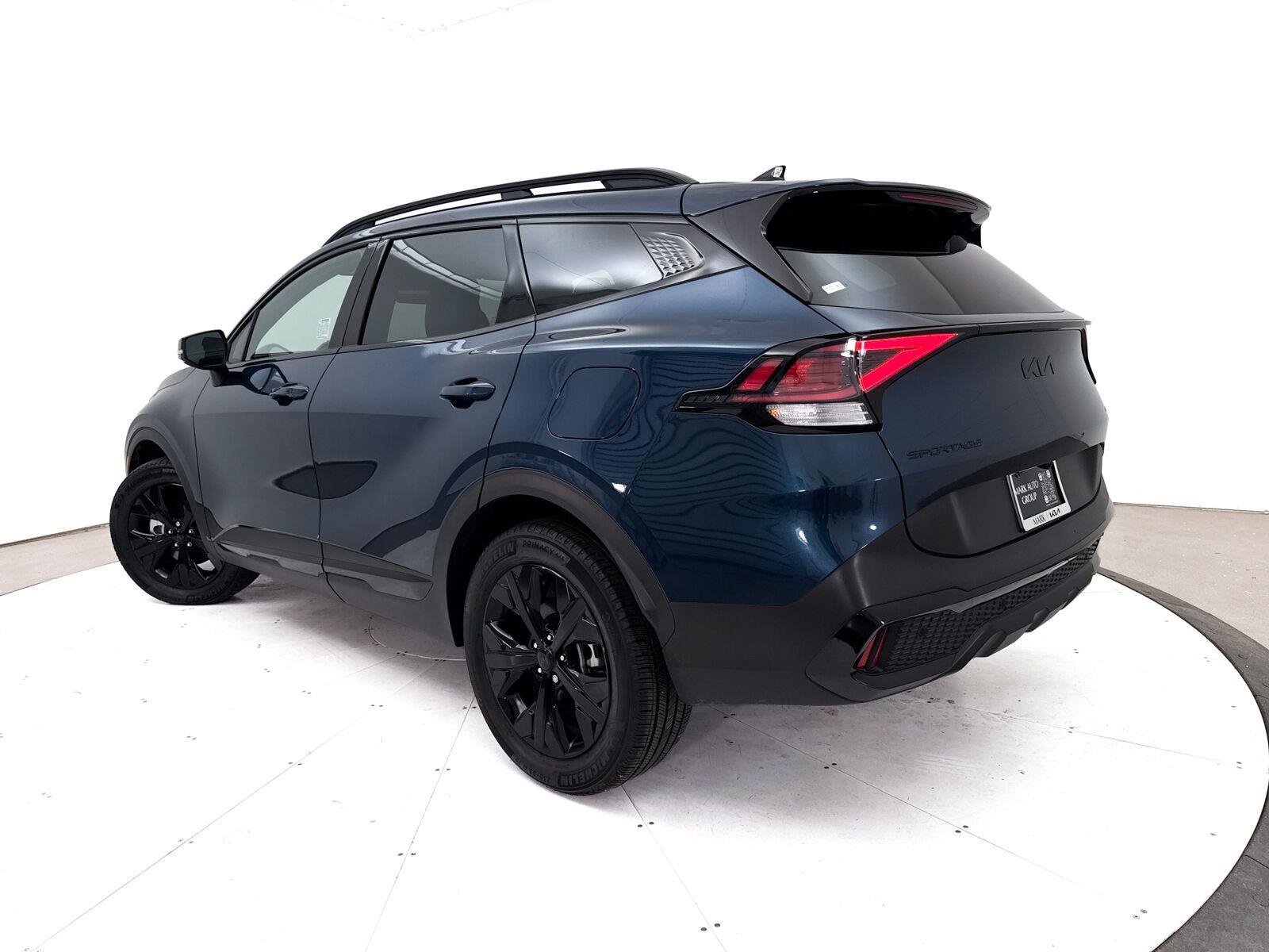Used 2025 Kia Sportage X-Line AWD/4WD image 2