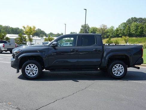 Used 2024 Toyota Tacoma SR5 AWD/4WD image 4