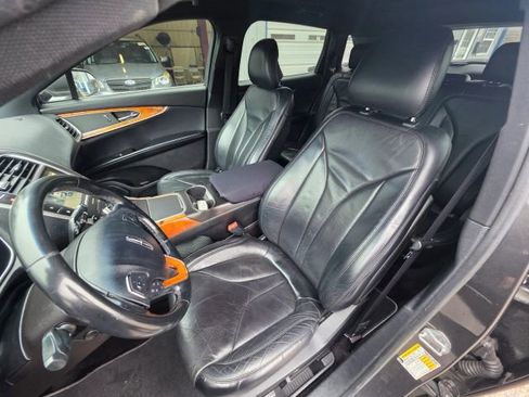 Used 2017 Lincoln MKX Reserve image 14