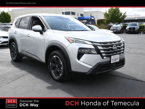 Used 2025 Nissan Rogue SV FWD image 3