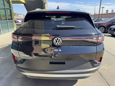 Used 2023 Volkswagen ID.4 Pro S Plus image 13