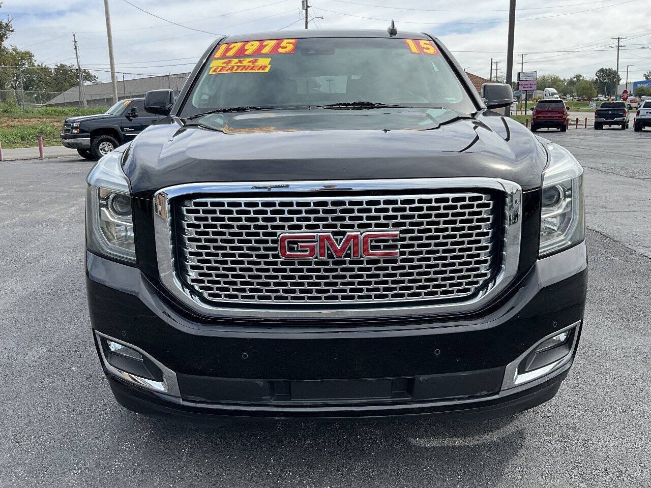 Used 2015 GMC Yukon Denali w/ Premium Package AWD/4WD image 8