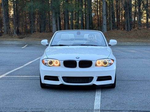 Used 2013 BMW 135i Convertible image 3