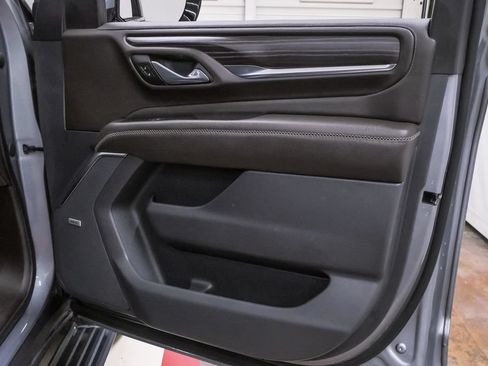 Used 2023 GMC Yukon XL Denali AWD/4WD image 29