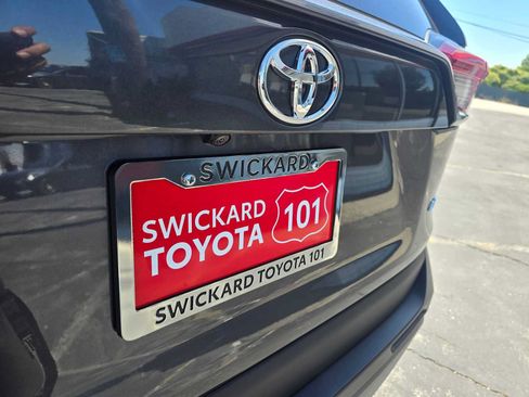 Used 2023 Toyota RAV4 LE FWD image 13