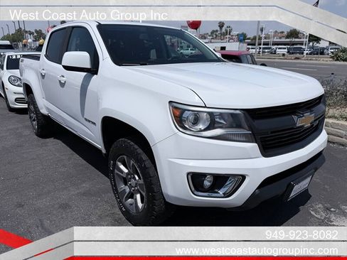 Used 2017 Chevrolet Colorado Z71 AWD/4WD image 3