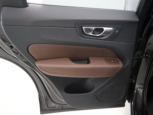 Certified 2023 Volvo XC60 T8 Ultimate w/ Climate Package AWD/4WD image 20