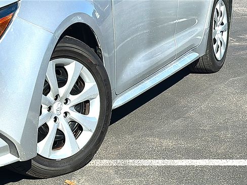 Used 2024 Toyota Corolla LE image 3