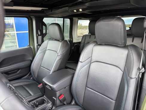 Used 2024 Jeep Wrangler High Altitude AWD/4WD image 18