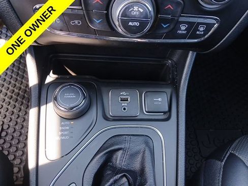 Used 2022 Jeep Cherokee Latitude Lux AWD/4WD image 25