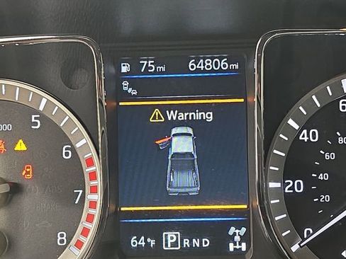 Used 2019 Nissan Titan SL w/ Midnight Edition image 28