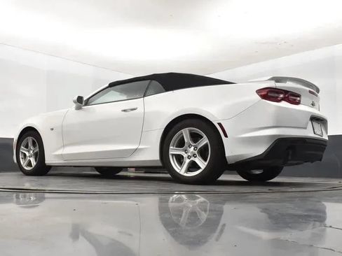 Used 2023 Chevrolet Camaro LT RWD image 12