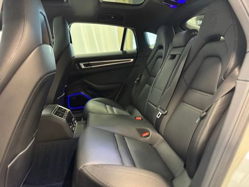 Certified 2023 Porsche Panamera 4 Platinum Edition AWD/4WD image 32