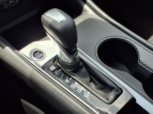 Used 2025 Nissan Altima 2.5 SV FWD image 18
