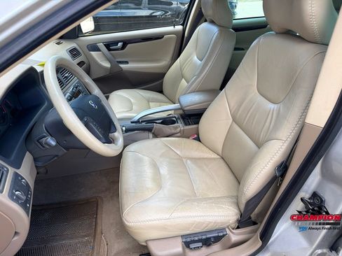 Used 2003 Volvo XC70 AWD/4WD image 7