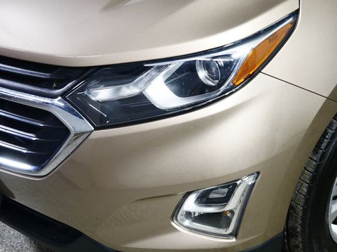 Used 2019 Chevrolet Equinox LT image 16