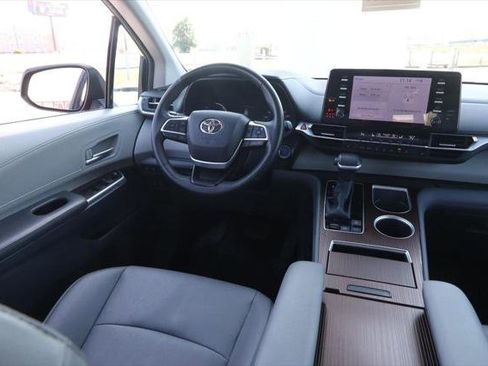 Certified 2024 Toyota Sienna XLE image 24