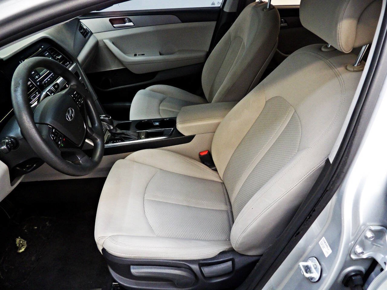 Used 2017 Hyundai Sonata SE FWD image 8