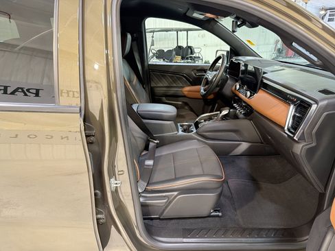 Used 2023 GMC Canyon AT4 w/ Canyon Safety Plus Package image 28