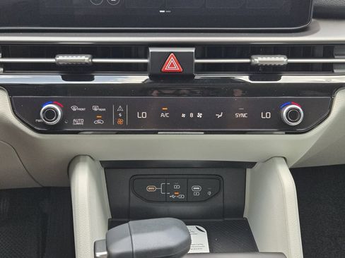 New 2026 Kia Sportage EX FWD image 16