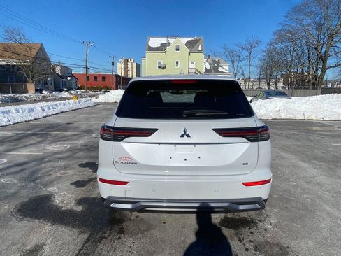 New 2026 Mitsubishi Outlander SE image 6