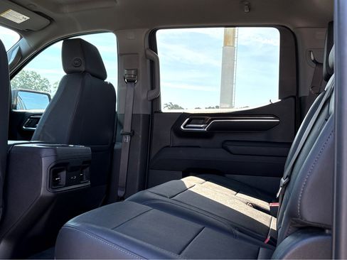 Used 2023 Chevrolet Silverado 1500 LT Trail Boss w/ LT Trail Boss Premium Package image 16