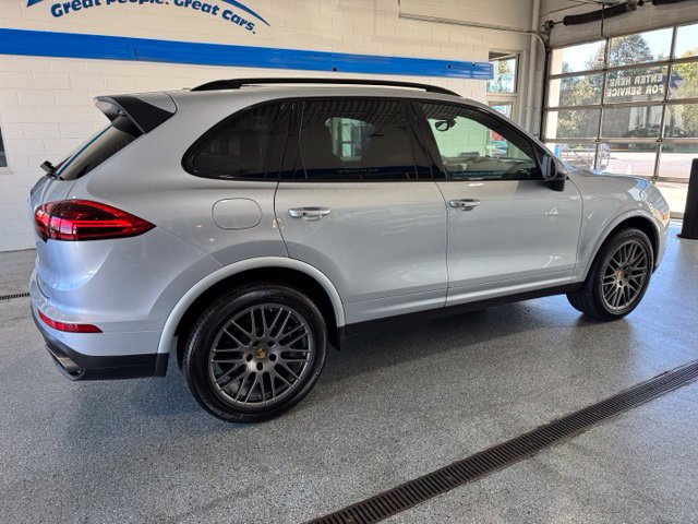 Used 2018 Porsche Cayenne Platinum Edition w/ Premium Package Plus AWD/4WD image 13