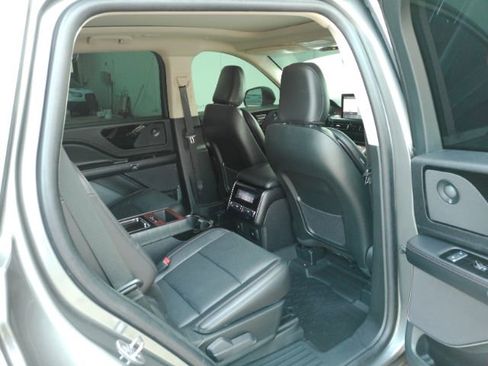 Used 2024 Lincoln Aviator Reserve w/ Equipment Group 201A RWD image 30
