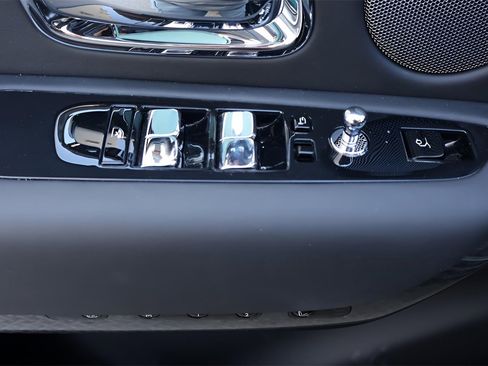 Used 2023 Rolls-Royce Cullinan Black Badge w/ Leather Finishing Pack image 13