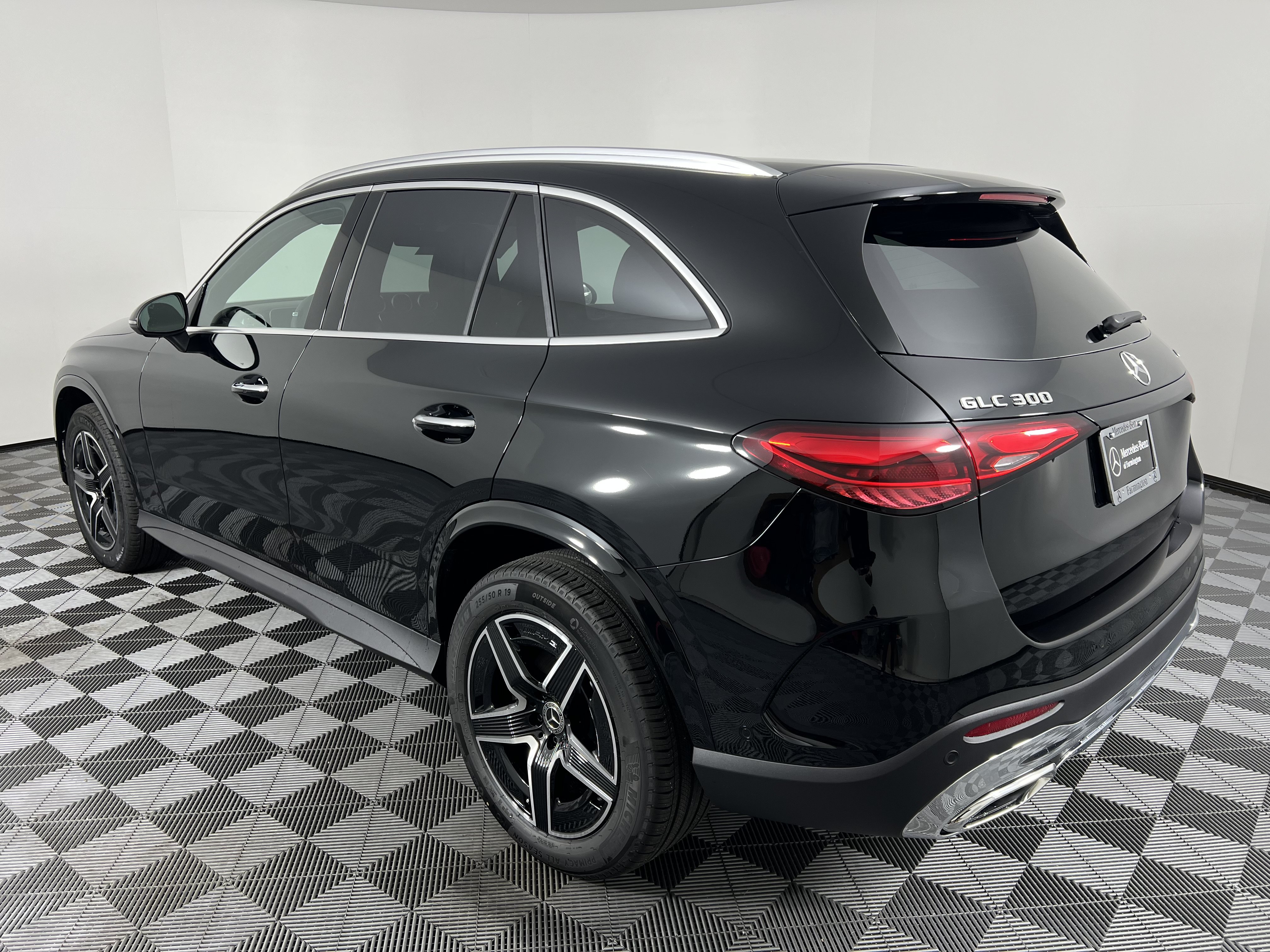 Used 2026 Mercedes-Benz GLC 300 4MATIC image 9