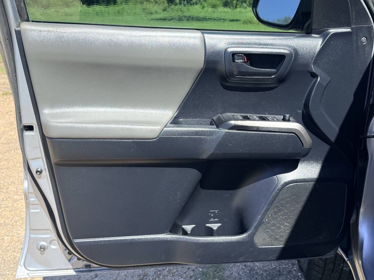 Used 2019 Toyota Tacoma SR5 RWD image 24