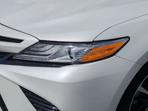 Used 2020 Toyota Camry XSE image 9