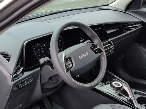 Certified 2025 Kia Niro Wind FWD image 10