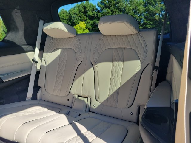 Used 2023 BMW X7 xDrive40i w/ M Sport Package AWD/4WD image 9