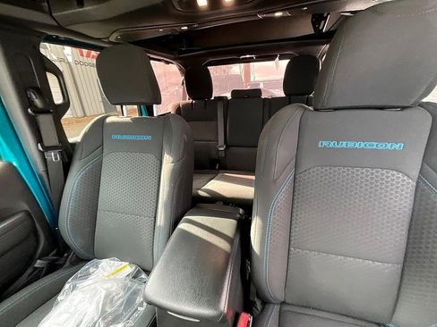 Used 2024 Jeep Wrangler Unlimited Rubicon 4xe image 31