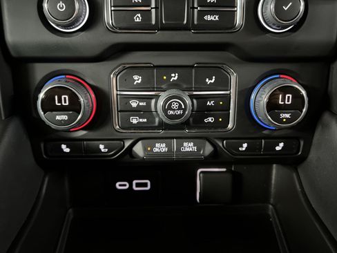 Used 2021 Chevrolet Tahoe LT AWD/4WD image 20