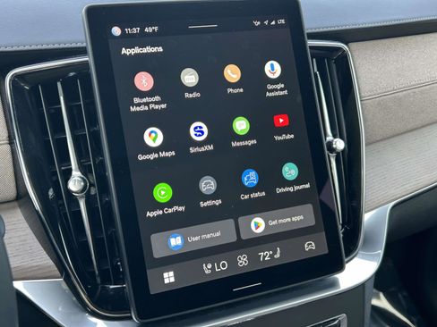 Certified 2025 Volvo XC90 B6 Plus image 30