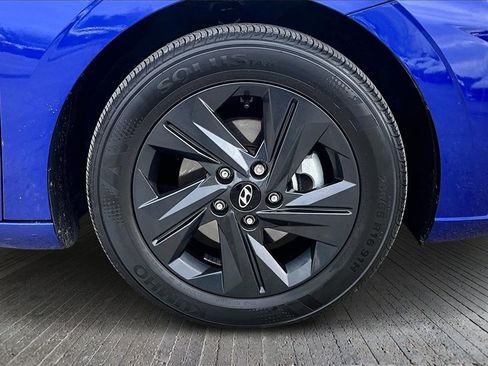 Used 2023 Hyundai Elantra SEL w/ Cargo Package image 8