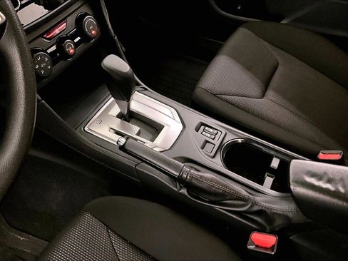 Used 2022 Subaru Impreza 2.0i Premium image 16