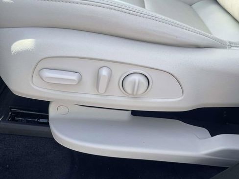 Used 2023 Buick Enclave Essence w/ Experience Buick Package AWD/4WD image 15