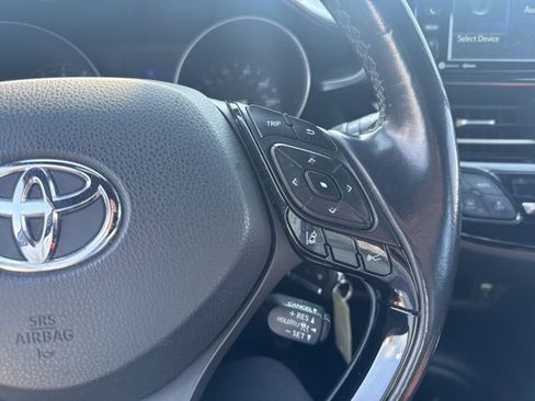 Used 2018 Toyota C-HR XLE FWD image 19