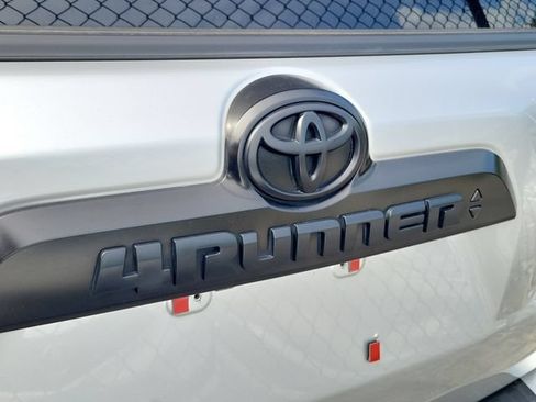 Used 2023 Toyota 4Runner TRD Off-Road Premium w/ Moonroof Package AWD/4WD image 4